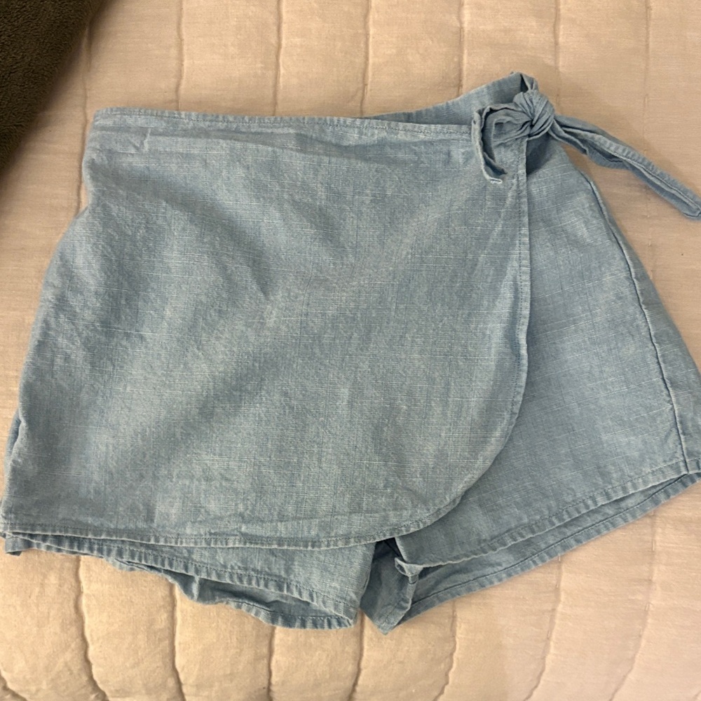 Jcrew Crewcuts Light Blue Denim Girls Skort with tie.